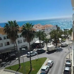 https://nerja-gaviota-holidays-piscina-y-playa.es-andalucia.com