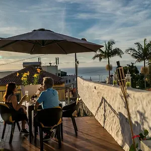 https://little-townhouse-funchal.madeira-islandshotels.com
